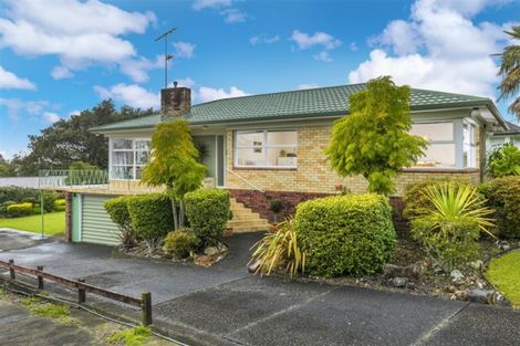 Photo of property in 26 Lyndhurst Road, Te Atatu South, Auckland, 0610