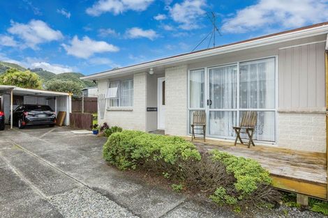 Photo of property in 9b Haylock Grove, Totara Park, Upper Hutt, 5018