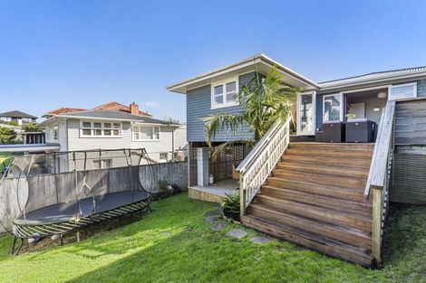 Photo of property in 10 Patons Road, Howick, Auckland, 2014