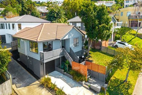 Photo of property in 10 Amery Place, West Harbour, Auckland, 0618