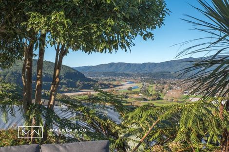 Photo of property in 22 James Nairn Grove, Riverstone Terraces, Upper Hutt, 5018