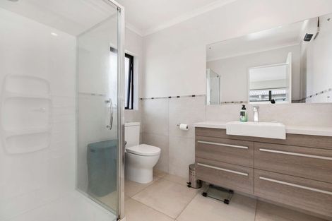 Photo of property in 20 Scotsmoor Drive, Wattle Downs, Auckland, 2103