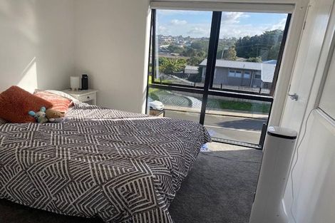 Photo of property in 3/172 Don Buck Road, Massey, Auckland, 0614