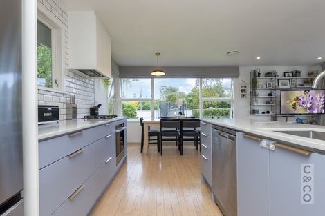 Photo of property in 15 Albert Street, Riverhead, 0820