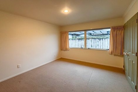 Photo of property in 15 Roderick Place, Rototuna, Hamilton, 3210