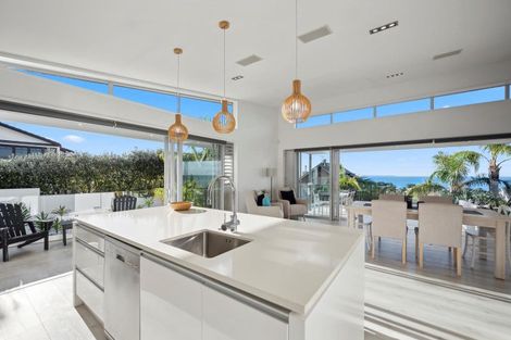 Photo of property in 12a Eastcliffe Road, Castor Bay, Auckland, 0620