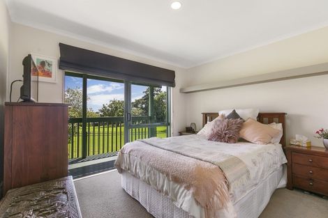 Photo of property in 15 Dalwhinnie Parade, Highland Park, Auckland, 2010