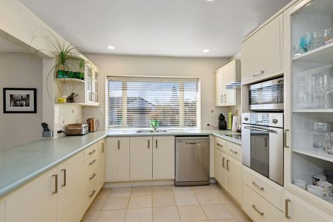 Photo of property in 3a Hadlow Place, Burnside, Christchurch, 8041