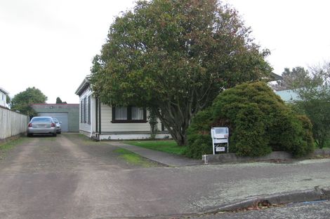 Photo of property in 124 Heretaunga Street, Palmerston North, 4414
