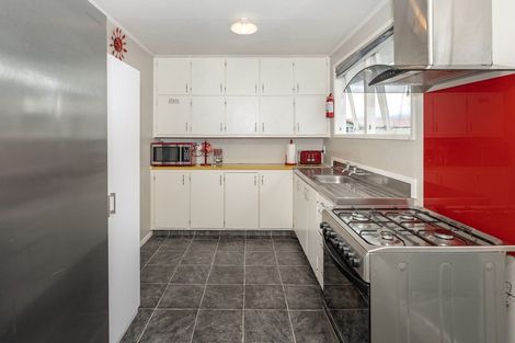 Photo of property in 19 Halswell Crescent, Westbrook, Palmerston North, 4412