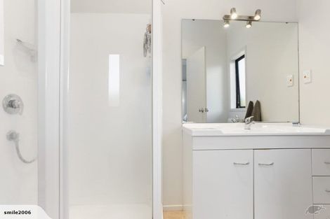 Photo of property in 6 Jelas Road, Red Beach, 0932