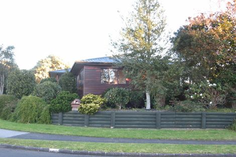 Photo of property in 2 Hadley Wood Drive, Wattle Downs, Auckland, 2103