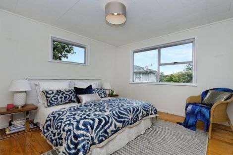 Photo of property in 80 Lantana Road, Green Bay, Auckland, 0604