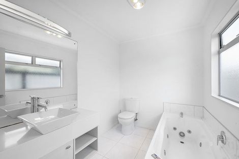 Photo of property in 150 Carrington Street, Lower Vogeltown, New Plymouth, 4310