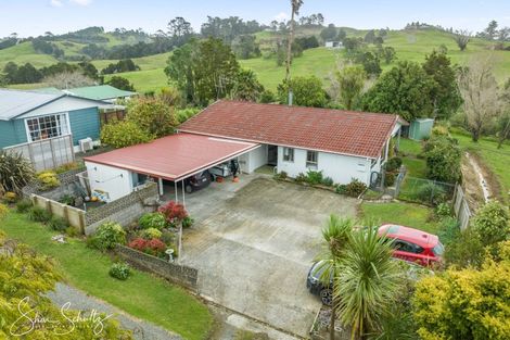 Photo of property in 7 Whaka Street, Maungaturoto, 0520