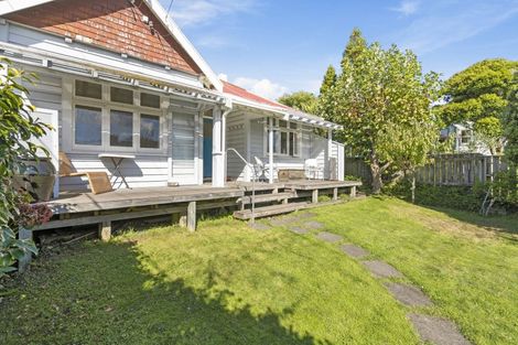 Photo of property in 1 Moir Street, Mount Victoria, Wellington, 6011