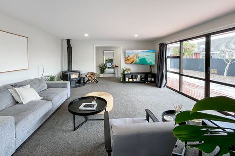 Photo of property in 15 Niagara Street, Wainoni, Christchurch, 8061