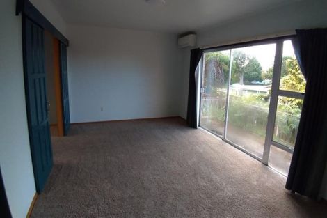 Photo of property in 2/5 Addison Drive, Glendene, Auckland, 0602