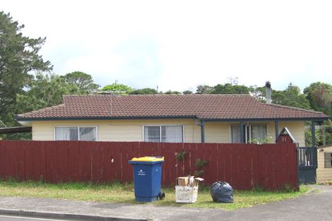 Photo of property in 11 Katrina Place, Massey, Auckland, 0614
