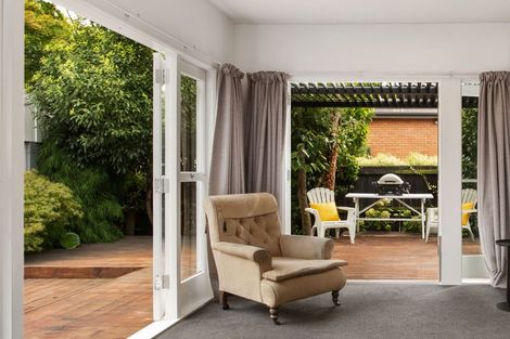 Photo of property in 98 Hamilton Avenue, Ilam, Christchurch, 8041