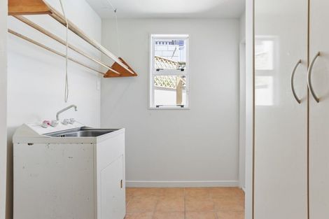 Photo of property in 2/5a Madeley Road, Mount Pleasant, Christchurch, 8081