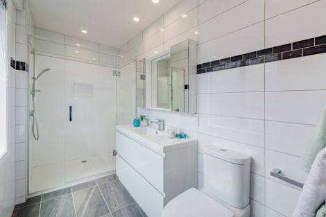 Photo of property in 8 Kohutuhutu Road, Raumati Beach, Paraparaumu, 5032