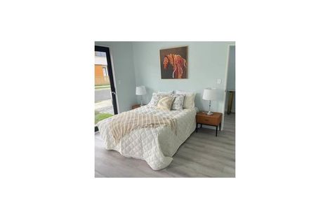 Photo of property in 48 Taipahitini Road, Rosehill, 2113