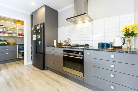 Photo of property in 4a Golders Road, Elderslea, Upper Hutt, 5018