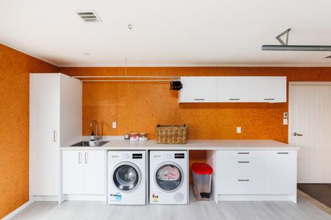 Photo of property in 25 Medallion Court, Kelvin Grove, Palmerston North, 4414