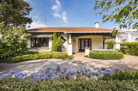 Photo of property in 10 Milverton Avenue, Hokowhitu, Palmerston North, 4410