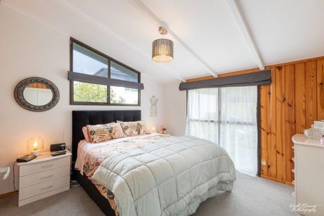 Photo of property in 8 Tapestry Grove, Silverstream, Upper Hutt, 5019