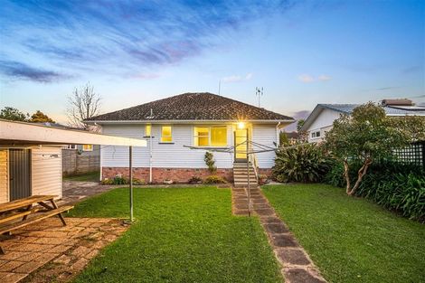 Photo of property in 46 Fairclough Road, Beach Haven, Auckland, 0626