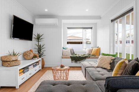 Photo of property in 30 Storey Avenue, Forest Lake, Hamilton, 3200