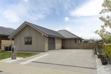 Photo of property in 15 Campbell Road, Wanaka, 9305
