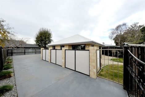 Photo of property in 4a Pinehurst Crescent, Russley, Christchurch, 8042