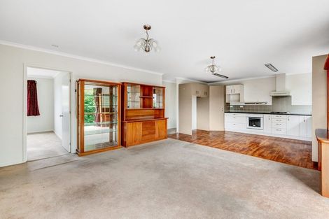 Photo of property in 9 Raabia Close, Parakai, 0830