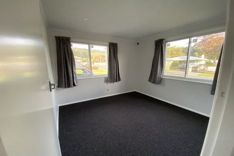 Photo of property in 21 Horoeka Street, Stokes Valley, Lower Hutt, 5019