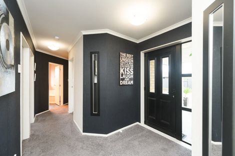 Photo of property in 6 Nevada Way, Kelvin Grove, Palmerston North, 4414