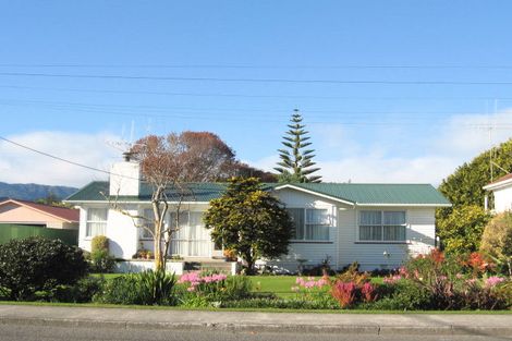 Photo of property in 14 Dunstan Street, Otaki, 5512