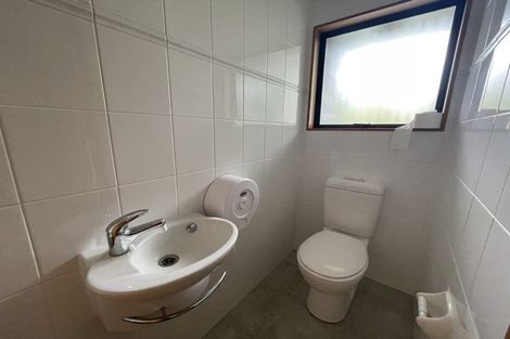 Photo of property in 1 Calypso Place, Rothesay Bay, Auckland, 0630