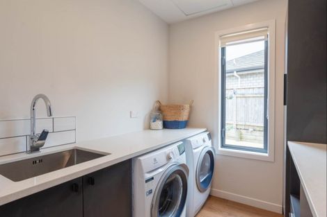 Photo of property in 9 Tauhou Place, Waikanae, 5036