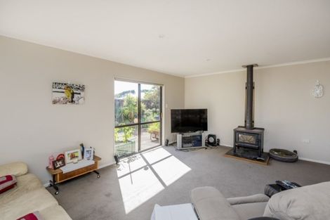 Photo of property in 24 Norfolk Crescent, Otaki Beach, Otaki, 5512