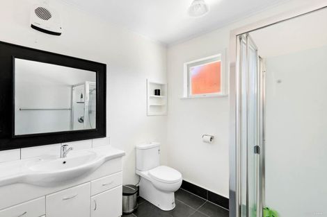 Photo of property in 1/20 Marlborough Avenue, Glenfield, Auckland, 0629