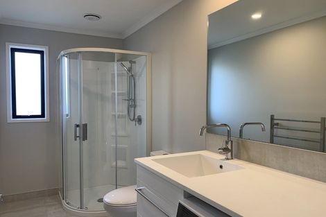 Photo of property in 4 Honowai Street, Kumeu, 0810