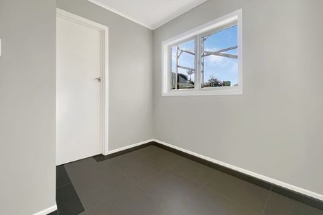 Photo of property in 52 Cyclarama Crescent, Massey, Auckland, 0614
