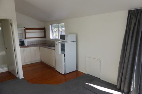 Photo of property in 33 John Dee Crescent, Red Beach, 0932