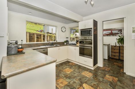 Photo of property in 21 Clifford Road, Pukekohe, 2678