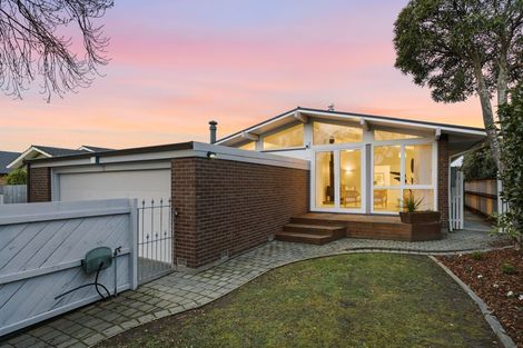 Photo of property in 6 Camelot Street, Ilam, Christchurch, 8041