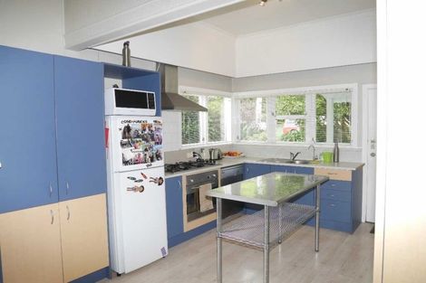 Photo of property in 92 Winara Avenue, Waikanae, 5036