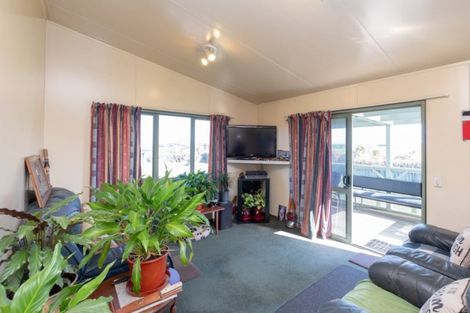 Photo of property in 1 Tauhuri Street, Manaia, 4678